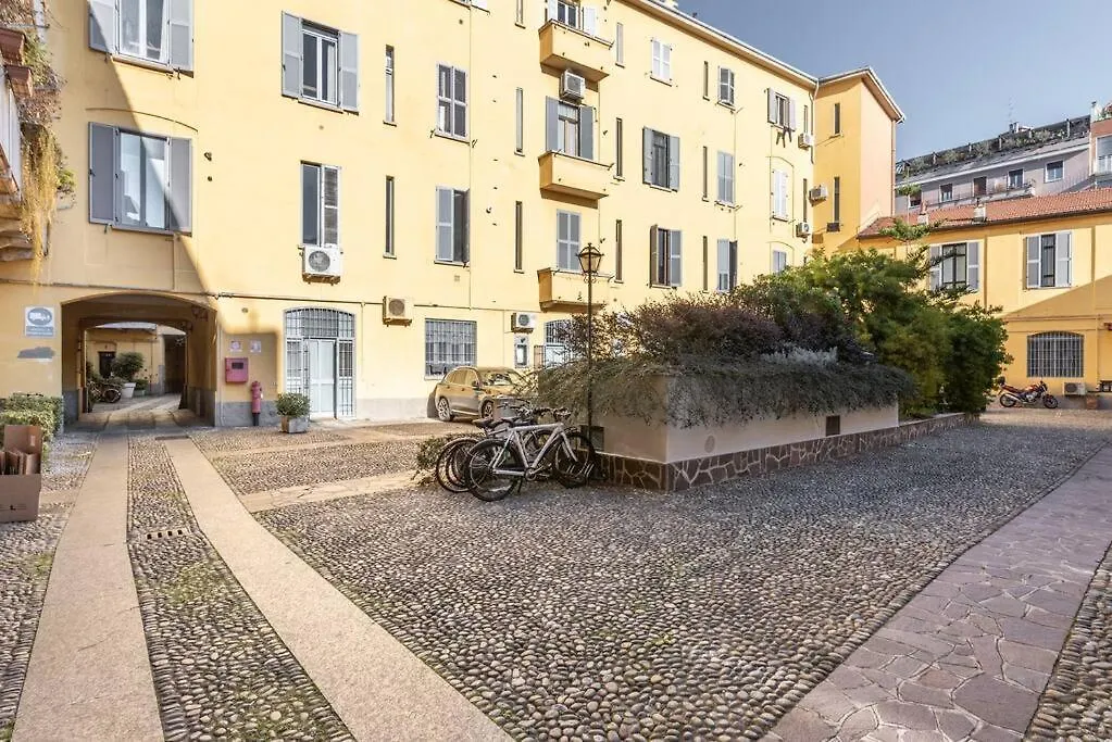 Cozy Apartment: Coldilana14 Milan Italy